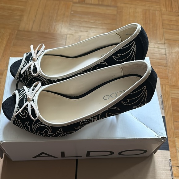 Aldo Donnellon Heels - Picture 2 of 7